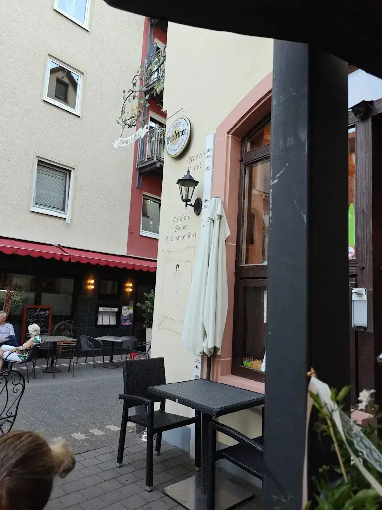 Kristof H_Alte Winzerstube_Zell_avis