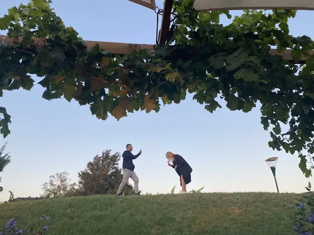 Tania Kossova_Buschenschank Canky_Edelstal_recensione