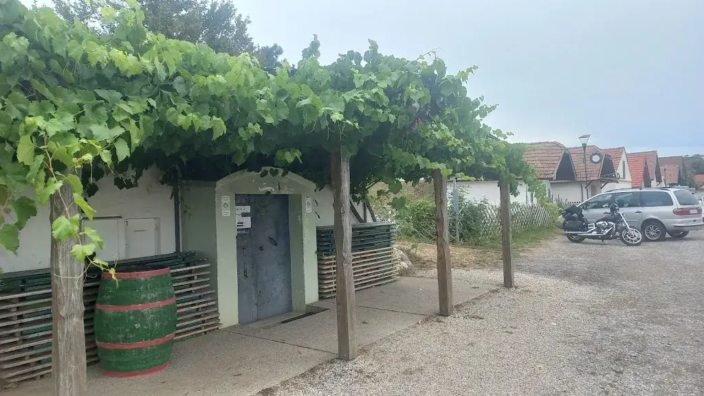 skorica Hneda_Buschenschank Canky_Edelstal_recensione