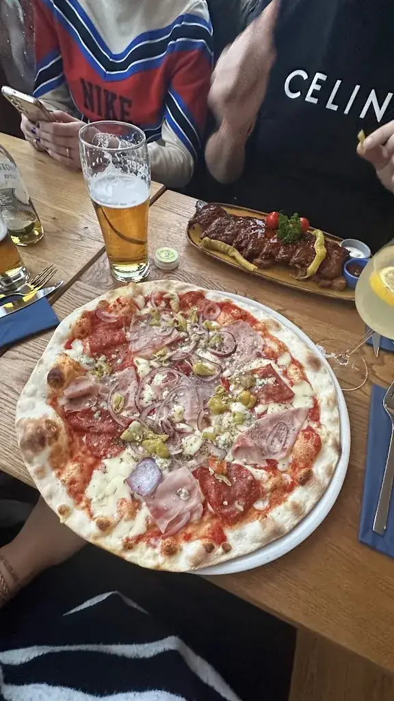 Magdalena Franquet Piotrowska_Villa Crazy Daisy_Zell_avis