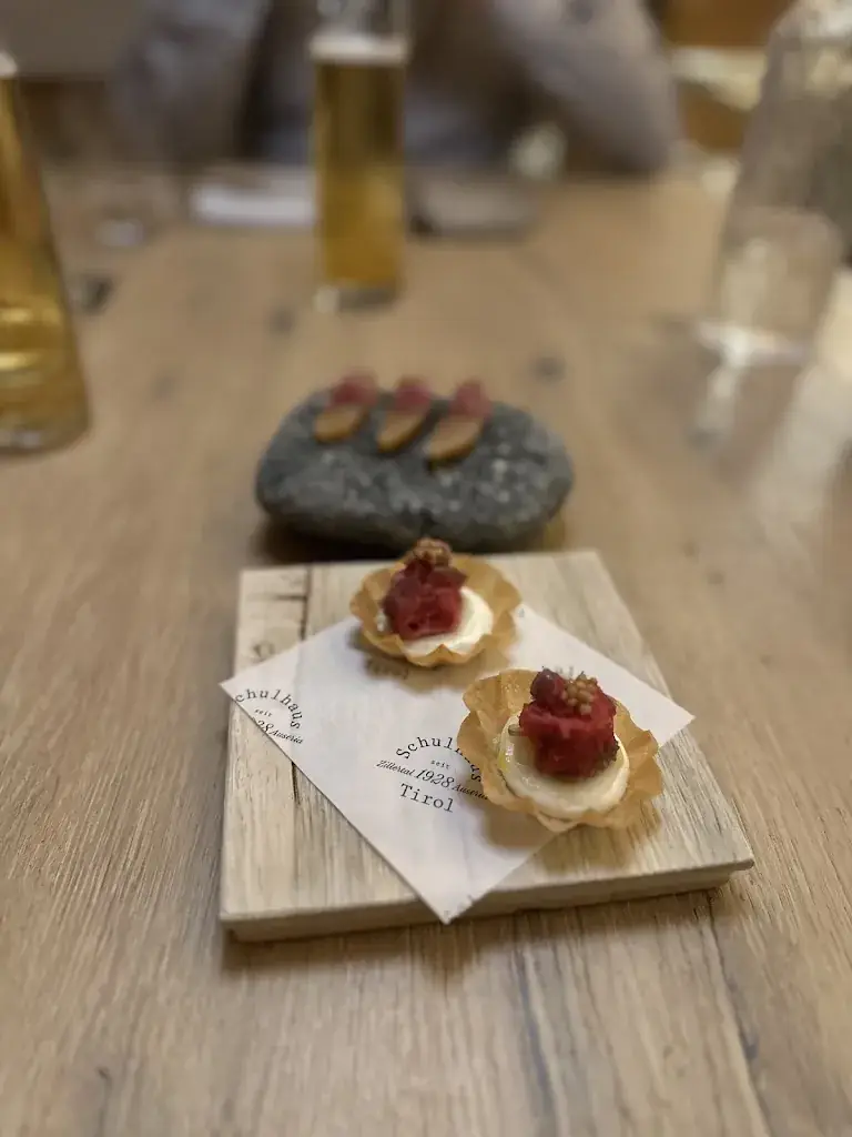 Andrei Filip_Schulhaus Tirol_Zell_review