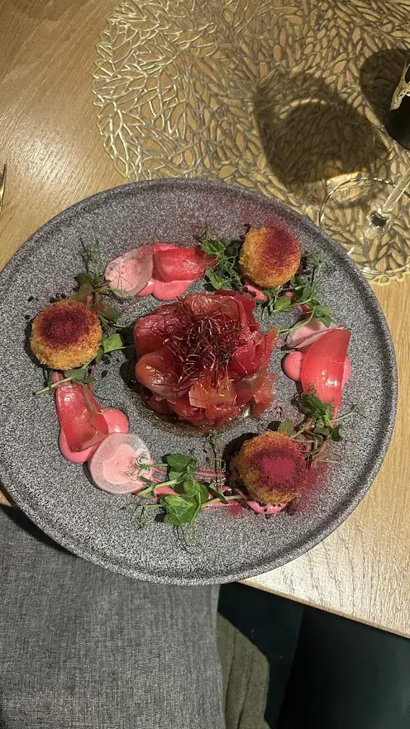 Alistair Tresidder_Village Kitchen Restaurant & Lounge_Zell_review