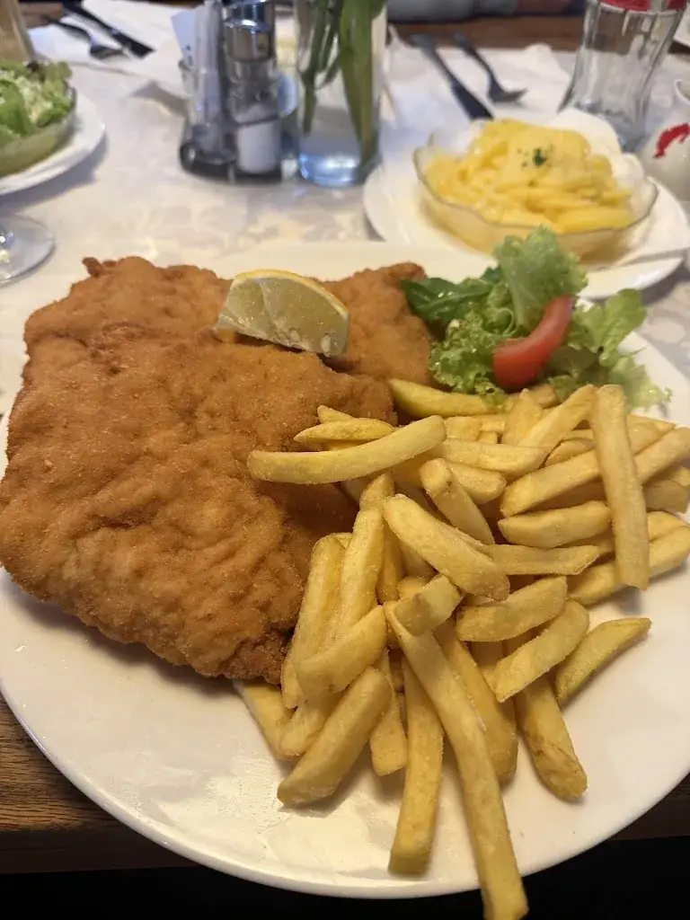 Elisabeth Burkhart_Edelstal_slider_image_2