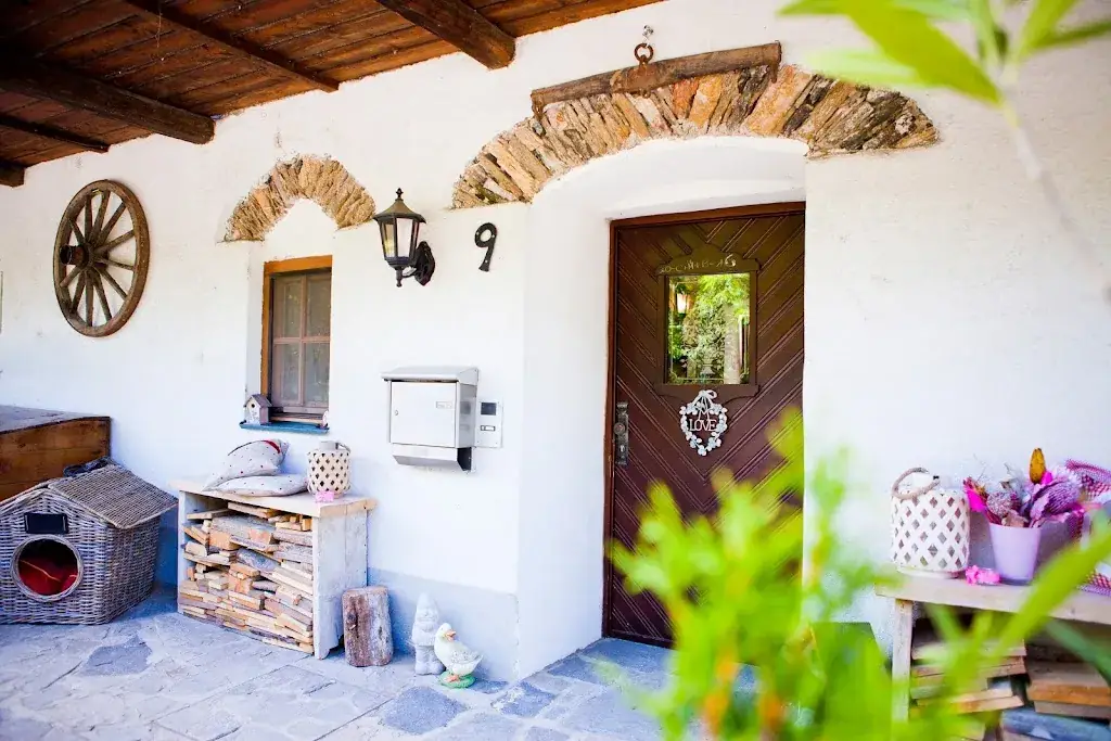 CottageNumber9_Altmelon_slider_image_1