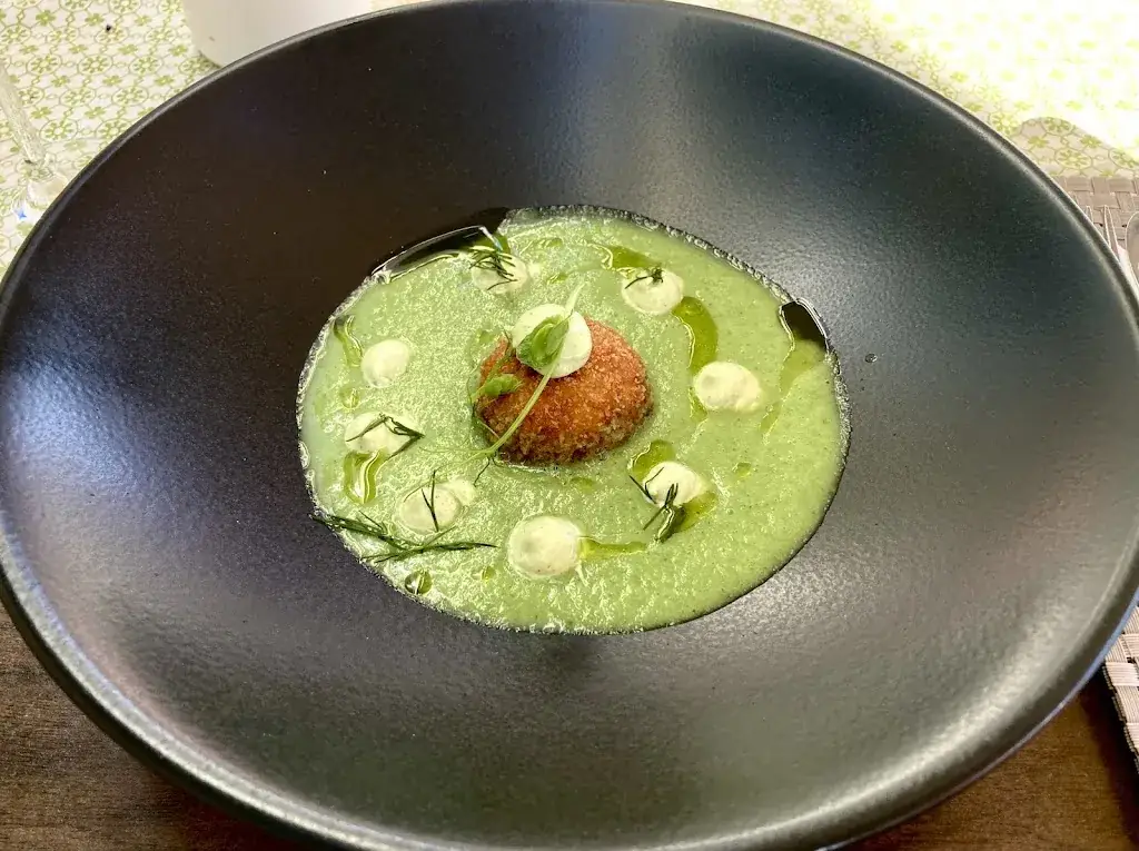 Julia “Mara” Meissl_Gasthaus Mathe_Altmelon_review