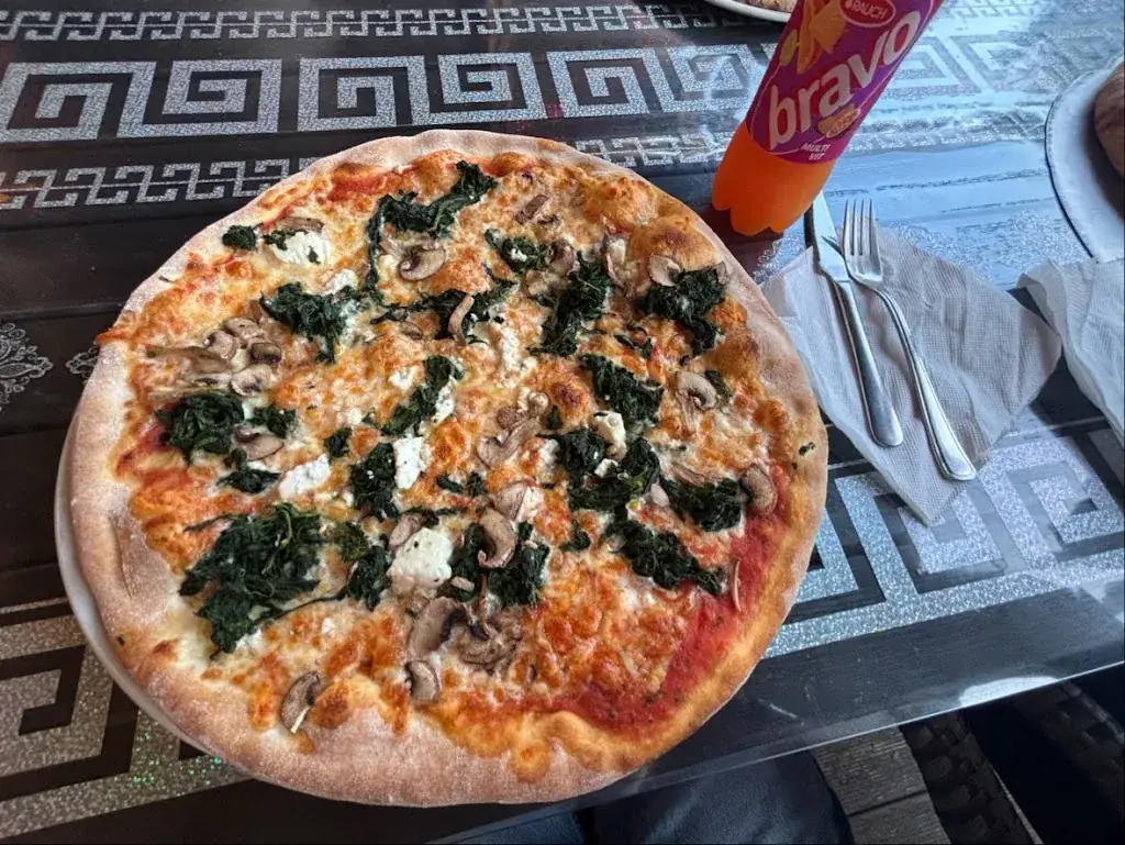 Pizzeria milano_Ardagger Stift_slider_image_2