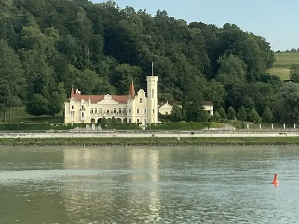 Bjarke Juhl_Gasthof s'Schatzkastl_Ardagger Stift_recensione