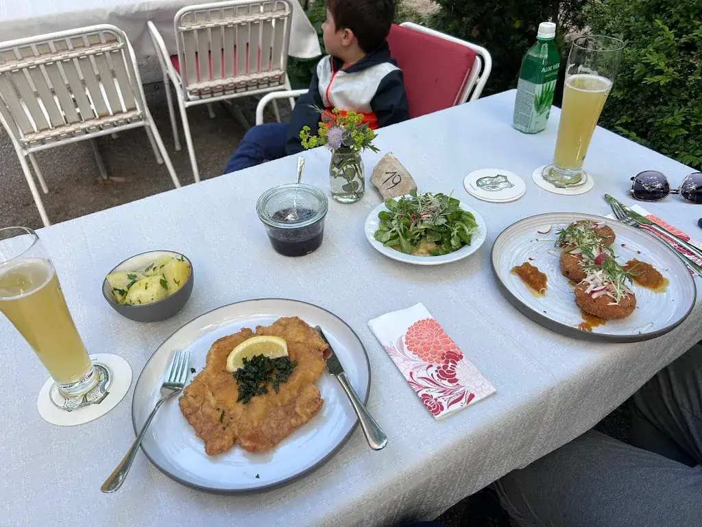 Roozbeh Saghatchi_Bachlerhof_Aschbach Markt_avis