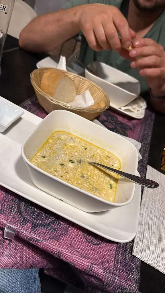 Mirela Eliza_Anda's Bar_Amstetten_recensione