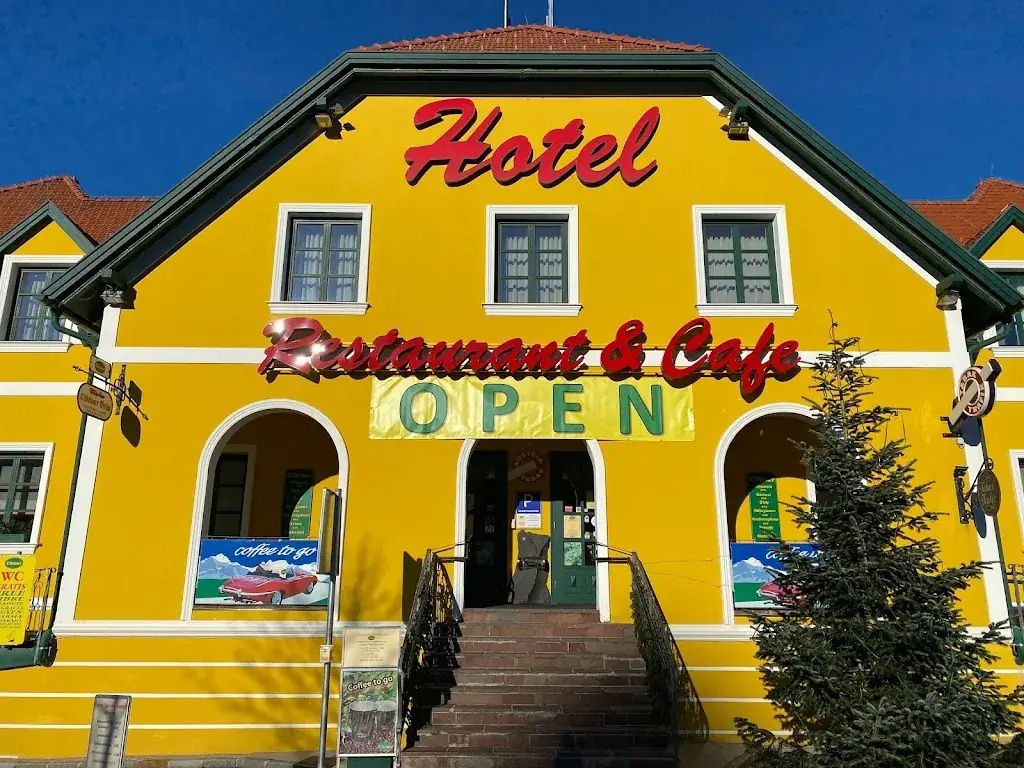 Oldtimer Zöbern - Autobahnraststation & Motorhotel_Aspang Markt_slider_image_1