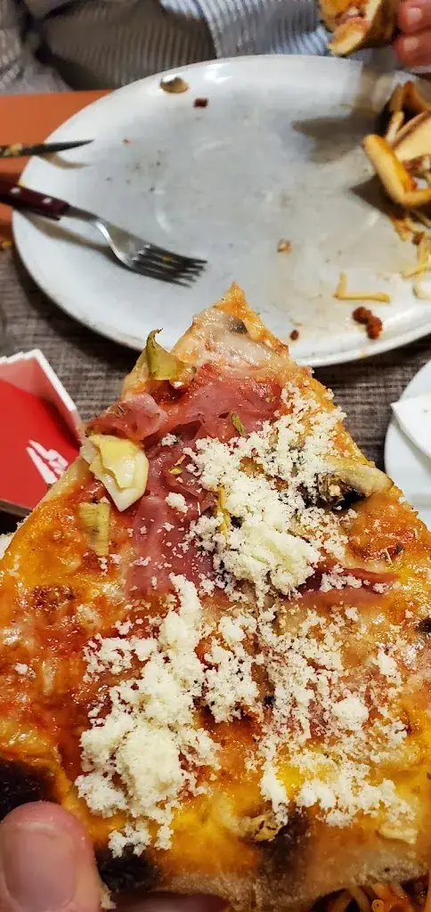 Leby Gonzalez_Pizzeria zum Burim_Aspang Markt_avis