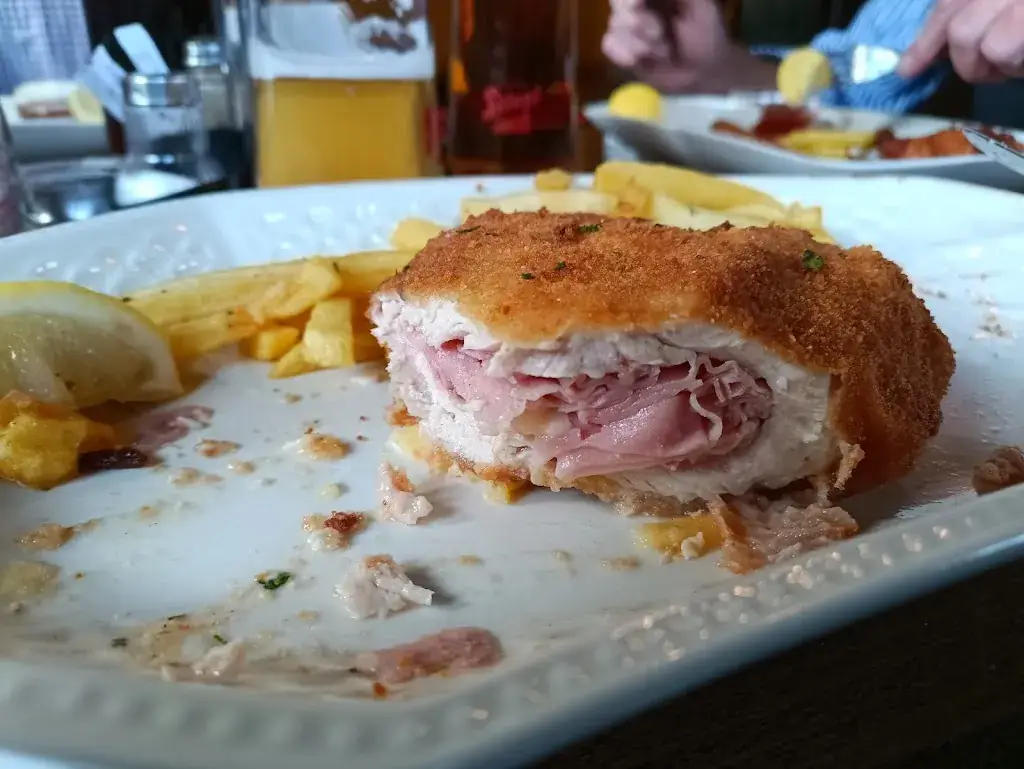 Pizzeria zum Burim_Aspang Markt_slider_image_2