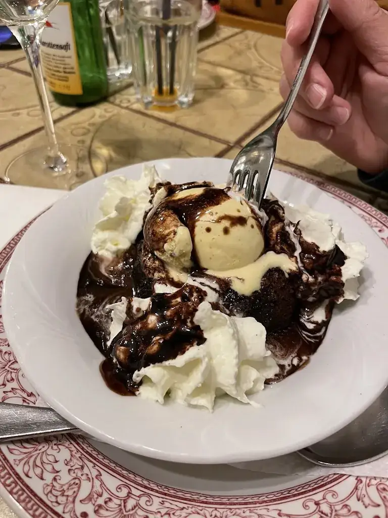 Árpád Halász_Hotel Cafe-Restaurant J & I Geier_Bad Schönau_avis