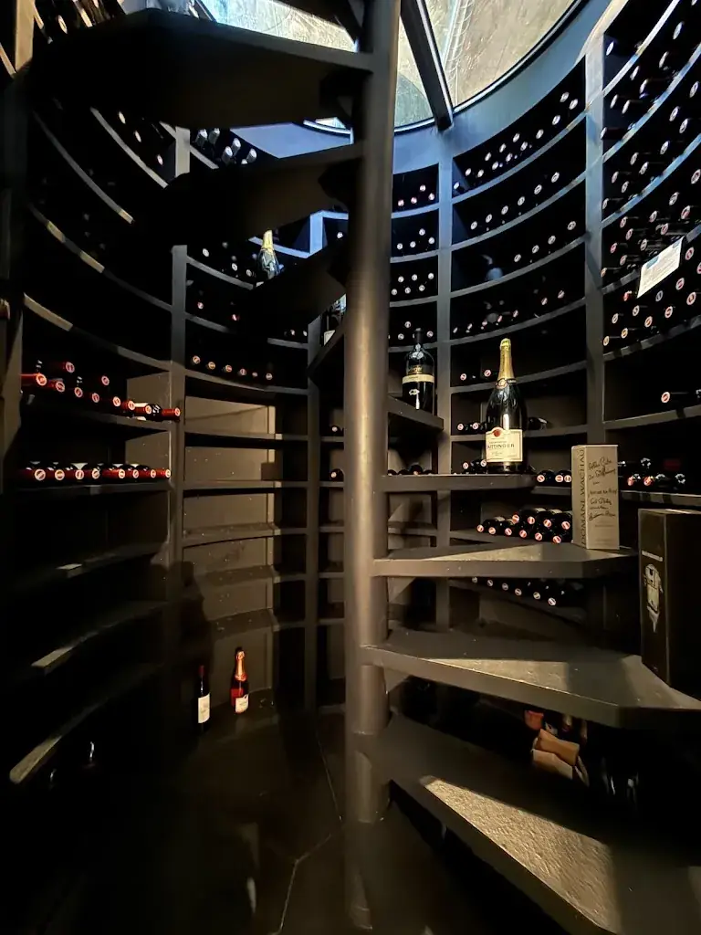 Andy Lee_Höfler am Fluss_Bad Erlach_avis