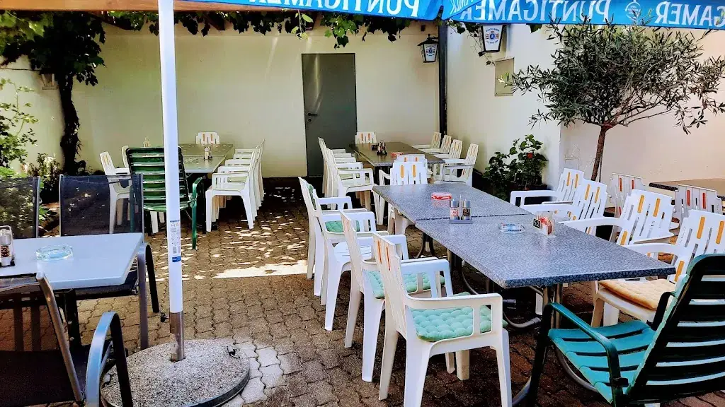 Café-Restaurant Sabine_Bad Erlach_slider_image_1