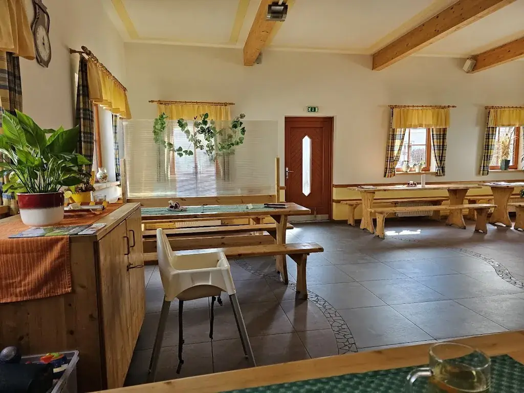 Schmankerlheuriger Breitsching restaurant à Bad Erlach