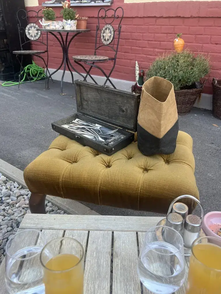 Kristoffer Eggers_Vintage Café Zum Alten Bahnhof 2822_Bad Erlach_recensione