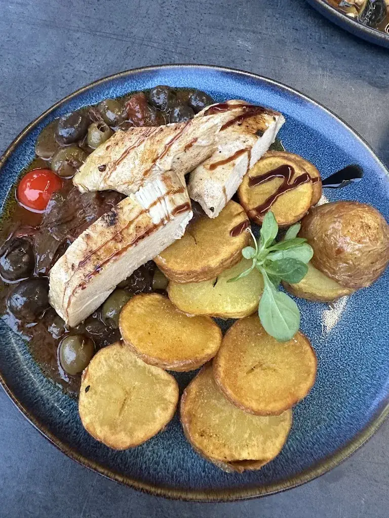 Sia Rose Mary SiaRoseMary_Zum Riegler by Windisch_Bad Fischau_review