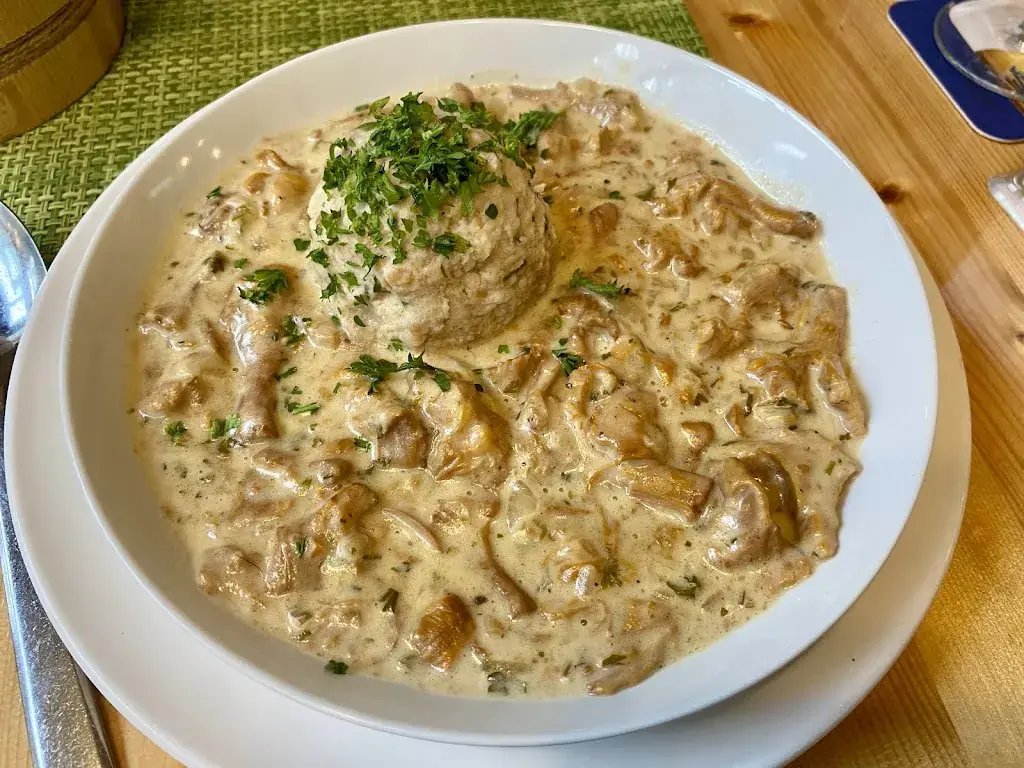 Hofstadlheuriger Weinstube Goldfuß_Bad Fischau_slider_image_2