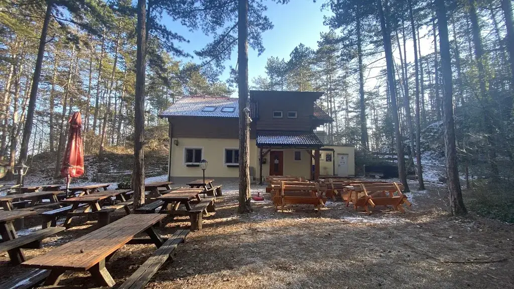 Haus Eisenstein ristorante a Bad Fischau