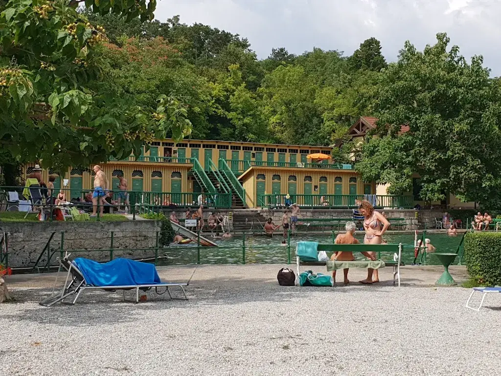 Oliver Primes_Fischauer Thermalbad_Bad Fischau_avis