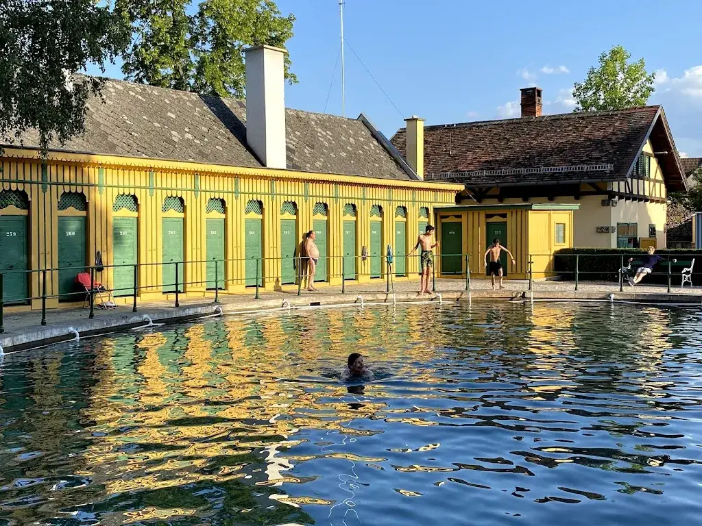 Fischauer Thermalbad_Bad Fischau_slider_image_3