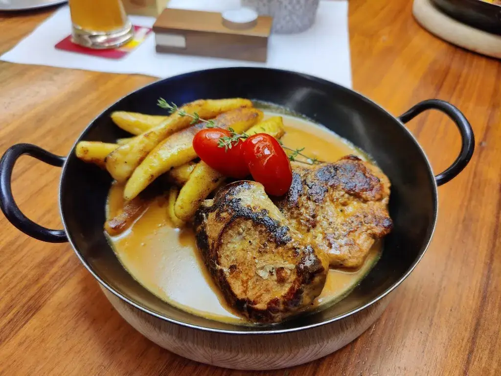 Kana Mau_Gasthof am Wachtberg_Behamberg_recensione