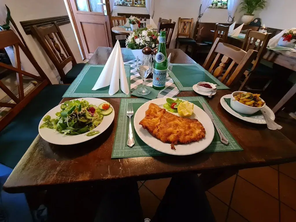 Oskar-Maria-Graf-Stüberl Peter Reinmann_Berg_slider_image_2