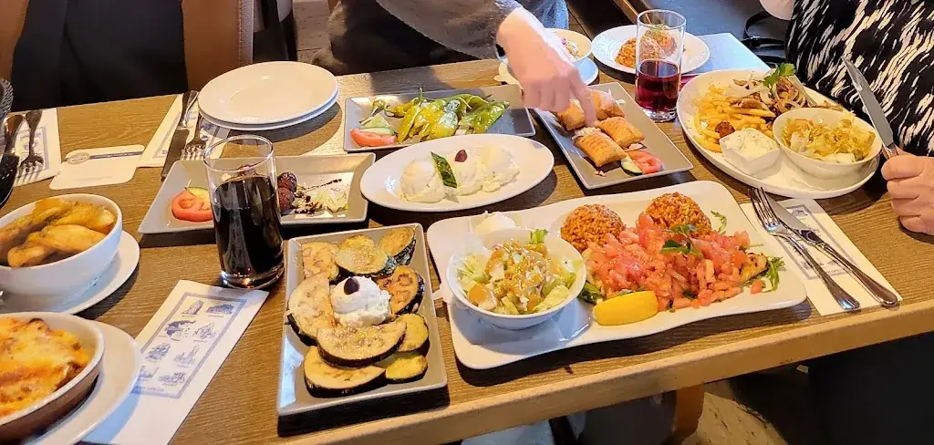 La Firlefanz_Jorgos Taverne_Berg_avis