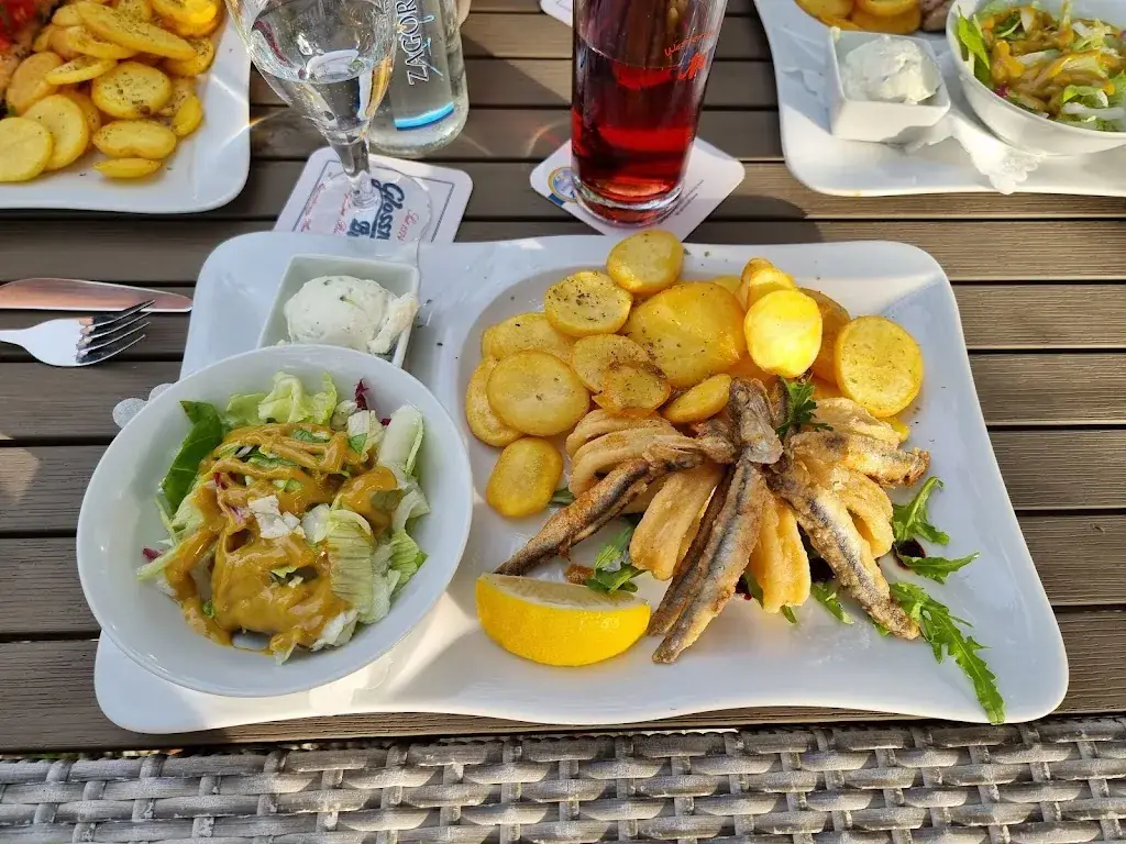 A. Berge`_Jorgos Taverne_Berg_avis