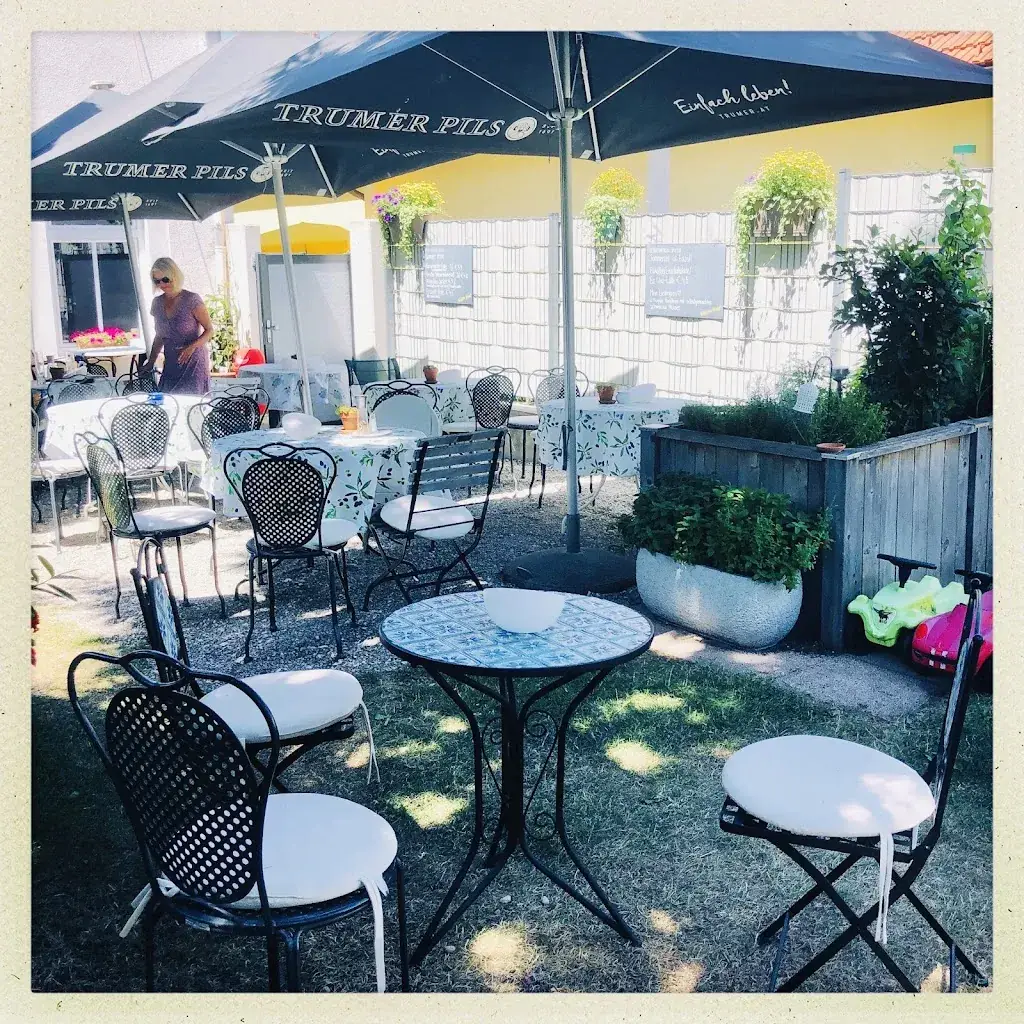 Chris FoCr_Das Himmelblau_Bisamberg_avis