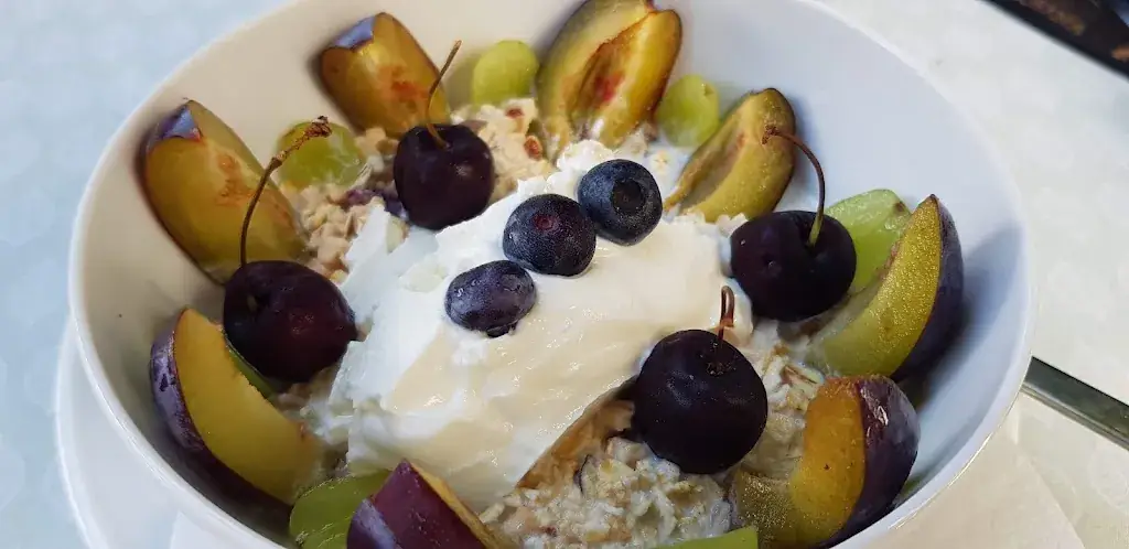 Renate Knorr_Das Himmelblau_Bisamberg_avis