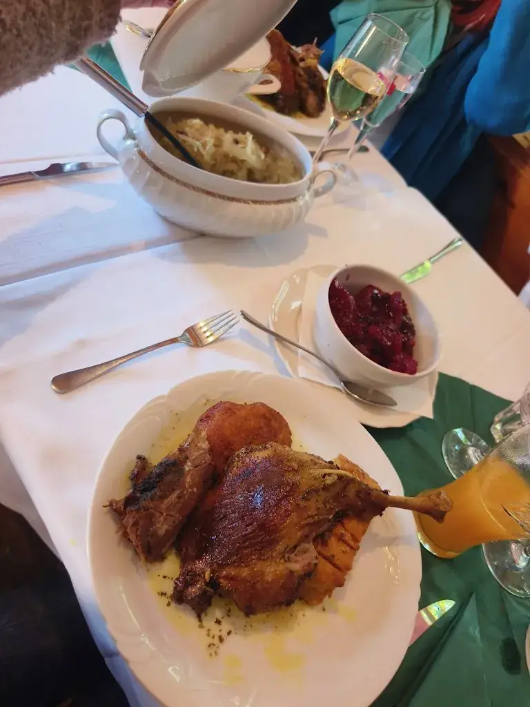 Sophie Leitner_Cafe-Restaurant Zukunft_Berndorf_review