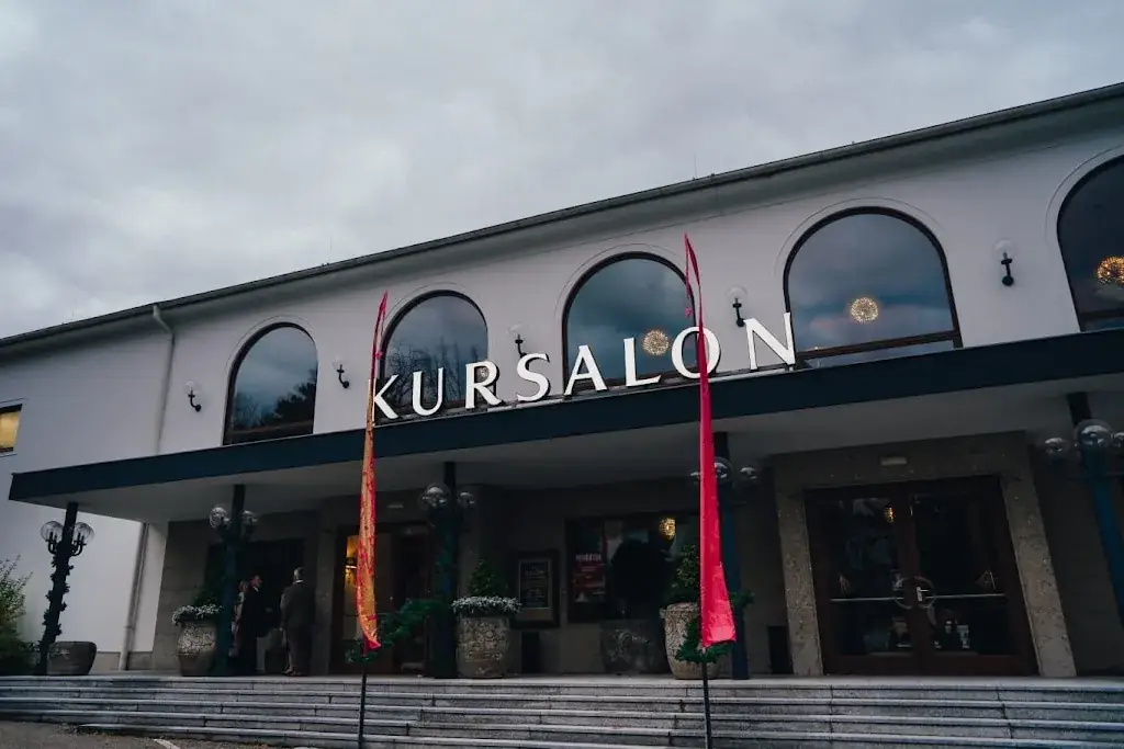 N°3 Salon Kursalon Bad Vöslau | Hochzeitslocation restaurant à Bad Vöslau