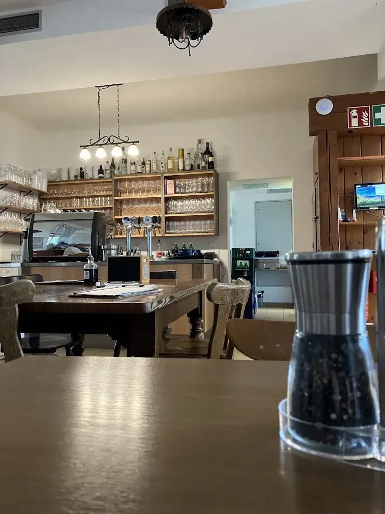 Igor Zotov_Harzberg Buam_Bad Vöslau_avis