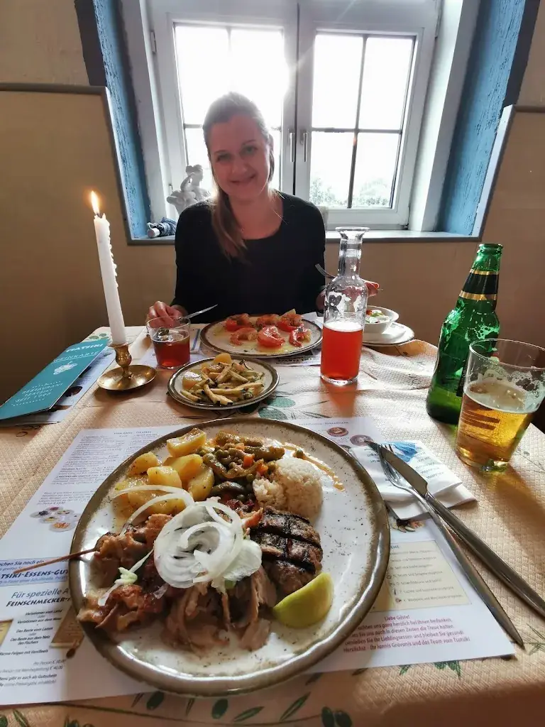 Daniel Schultz_Tsatsiki Restaurant_Bad Vöslau_avis