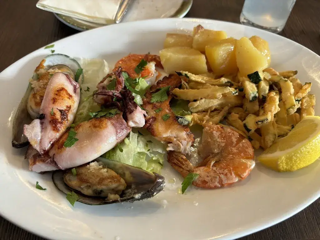 Sanghoon Kim_Tsatsiki Restaurant_Bad Vöslau_avis