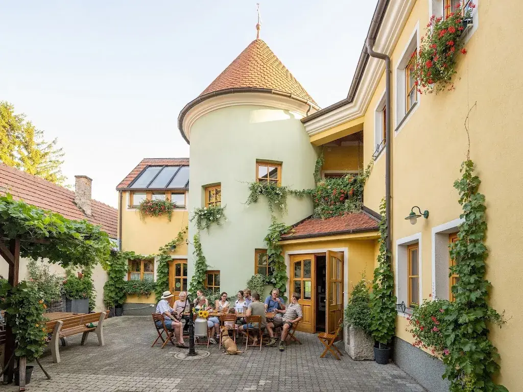 Brunngassenheuriger & Weingut HERZOG ristorante a Bad Vöslau