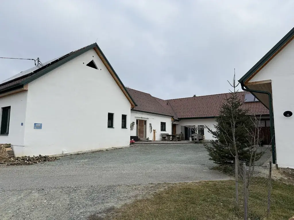 Mikołaj Zadrożny_Käferberghof e.U._Eltendorf_recensione