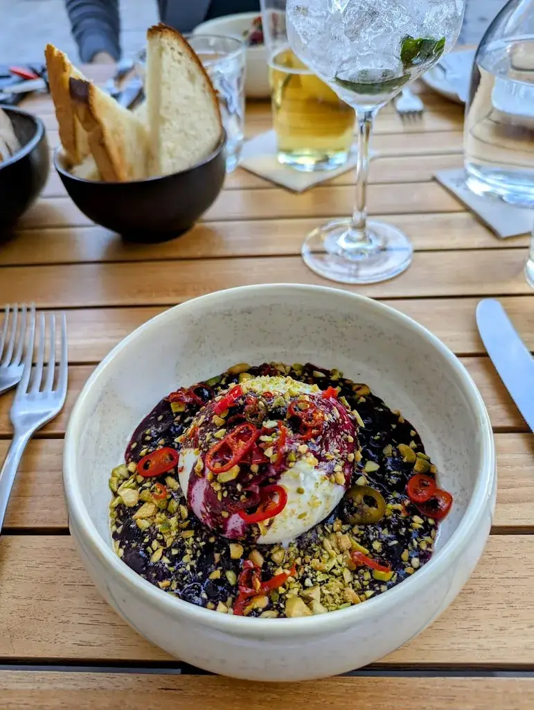 Vivi Lorraine_DORY & DU - eatery bar café_Baden_review