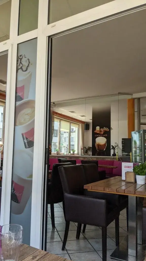 Christian Sterzl_Genuss & Zeit Café-Pizzeria-Eissalon_Frauenkirchen_review