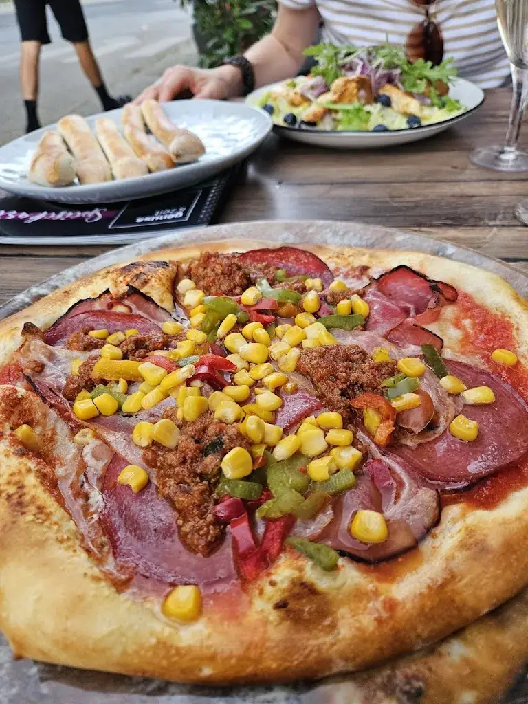 Genuss & Zeit Café-Pizzeria-Eissalon_Frauenkirchen_slider_image_3