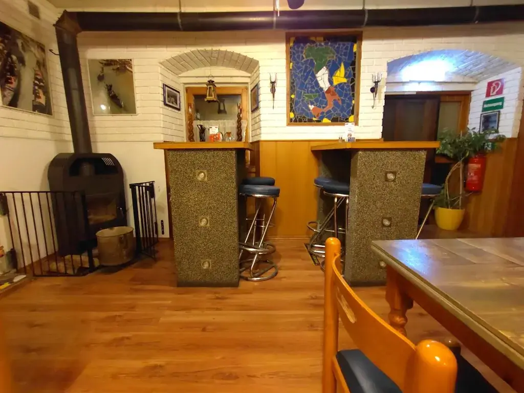 Miran Rojko_Cafe Pizzeria Ciao Italia_Breitenau_recensione