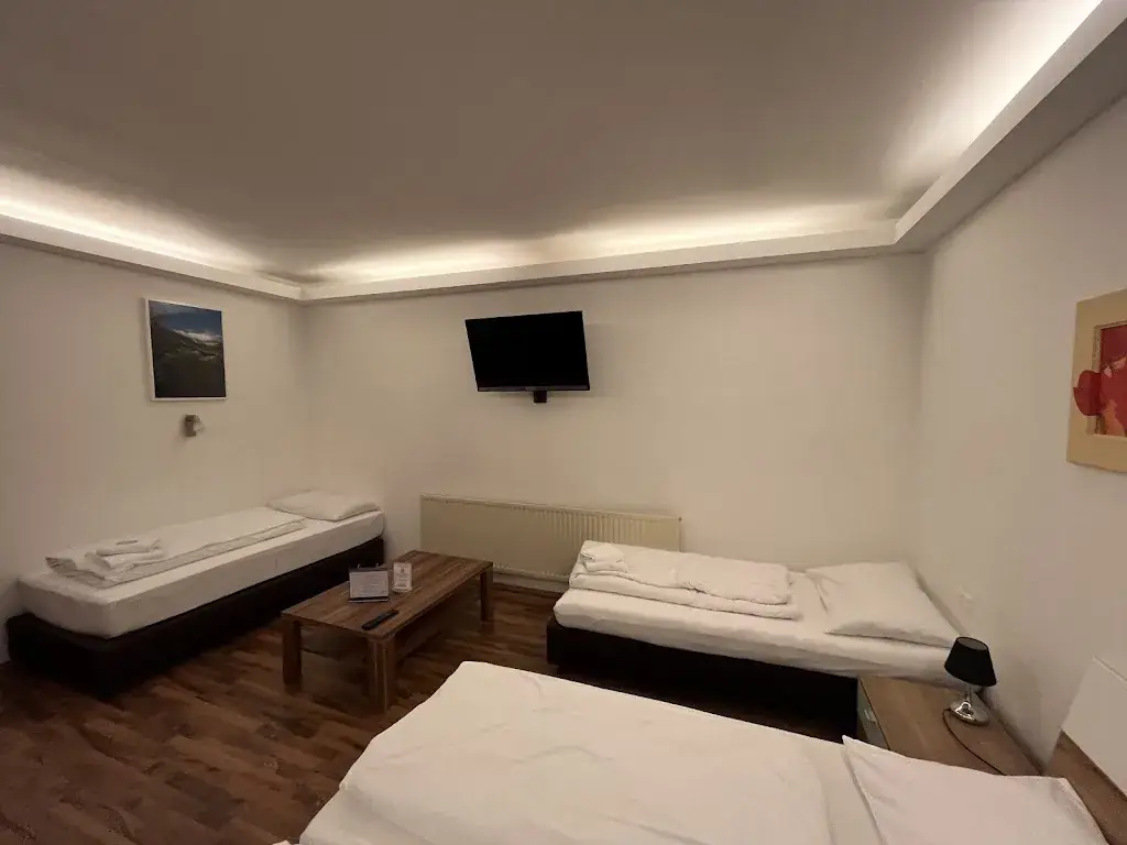 Jefferson Andrade_Hotel-Restaurant Schwartz_Breitenau_avis