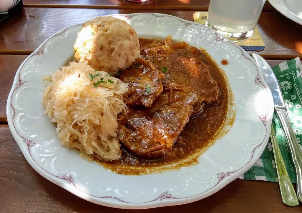 Gasthaus zu den Linden - Fam. Strohmayer_Böheimkirchen_slider_image_2