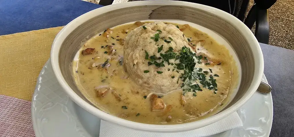 Charlie GehtDichNichtsAn (Frenchi)_Restaurant Seinerzeit_Deutsch-Wagram_recensione