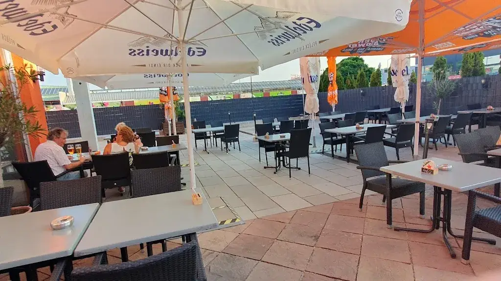 Clocktower American Bar & Grill Wien-Süd_Brunn am Gebirge_slider_image_3