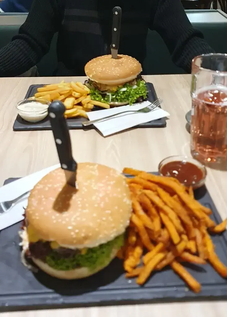 Tilli Weissenberger_Auszeit_Brunn am Gebirge_avis