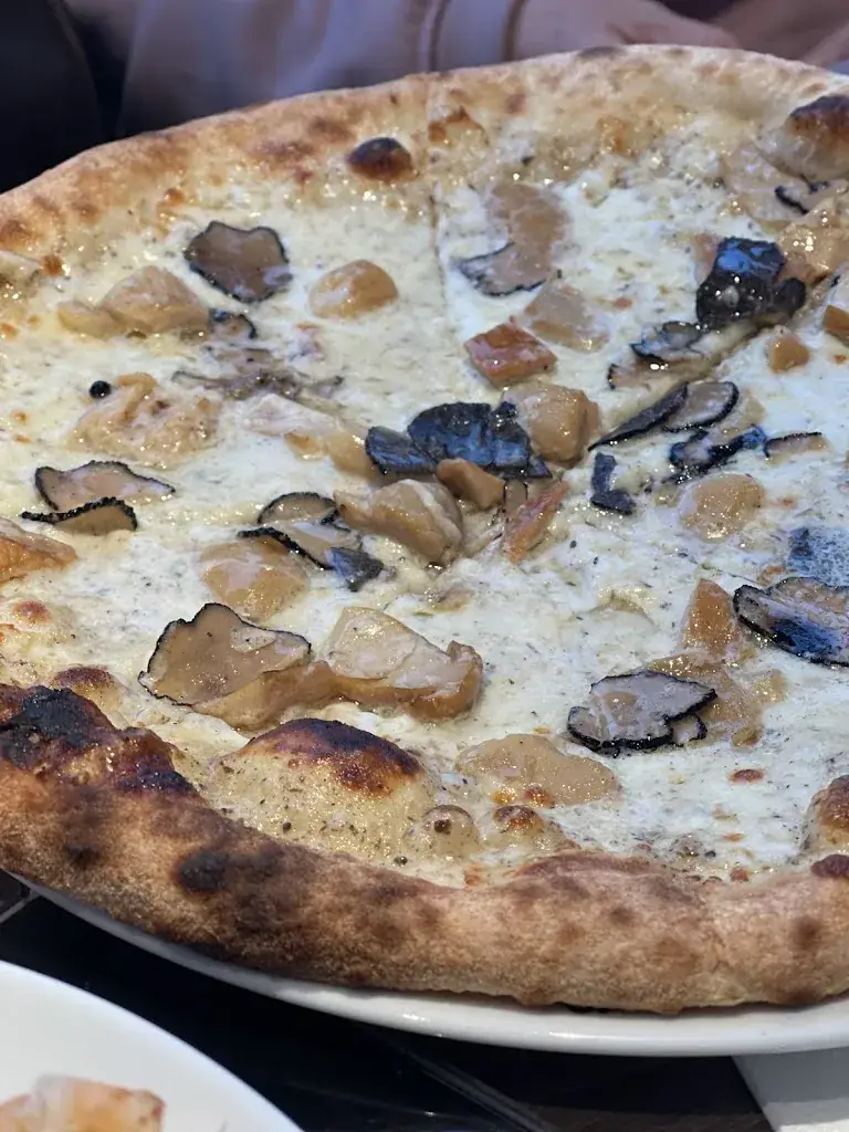 Vladyslav Lytvynenko_Ventuno_Brunn am Gebirge_review