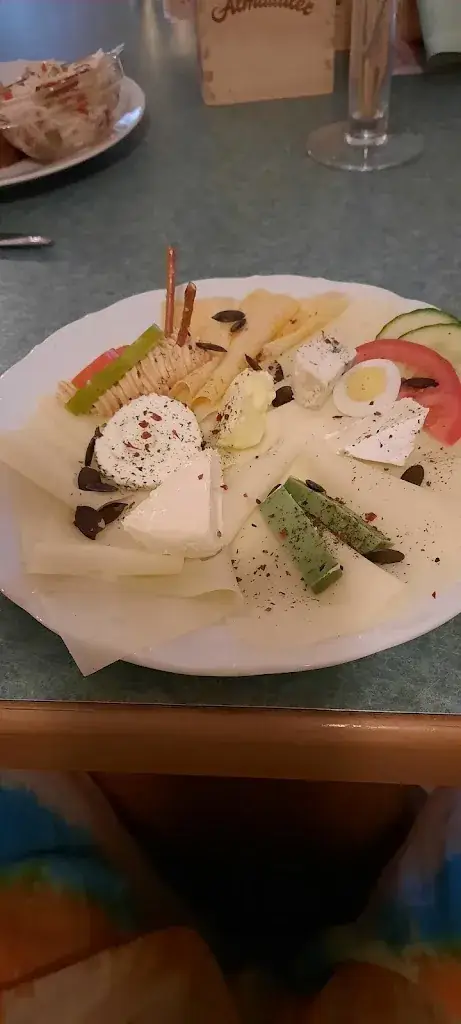 Marion Schindler_DORFHEURIGER Elisabeth_Brunn an der Wild_avis